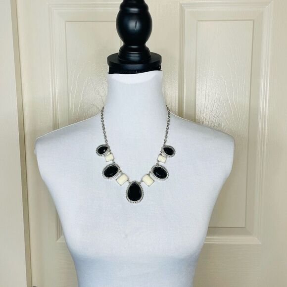Black and Cream Statement Necklace - Picture 5 of 5